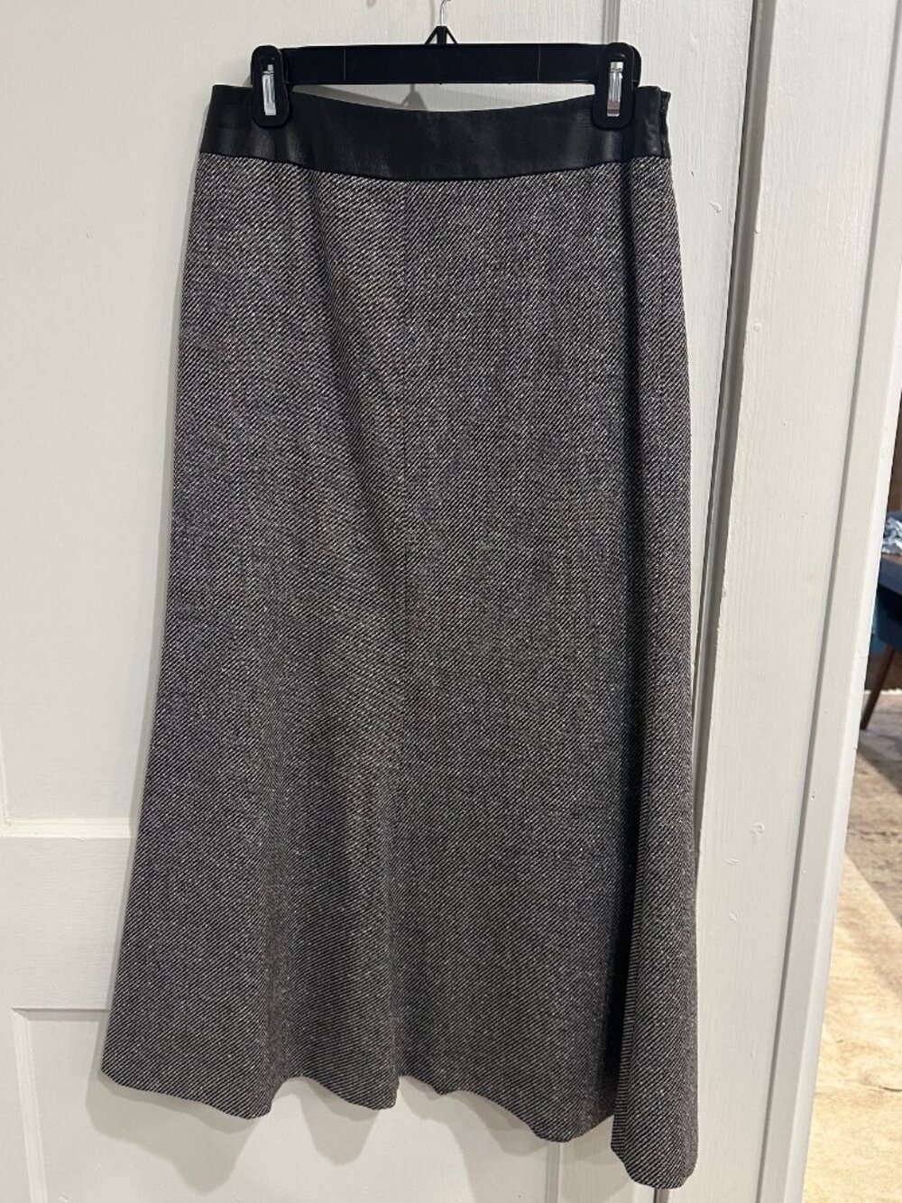Dana Buchman Wool Blend Skirt Leather Waistband Fits Size 4